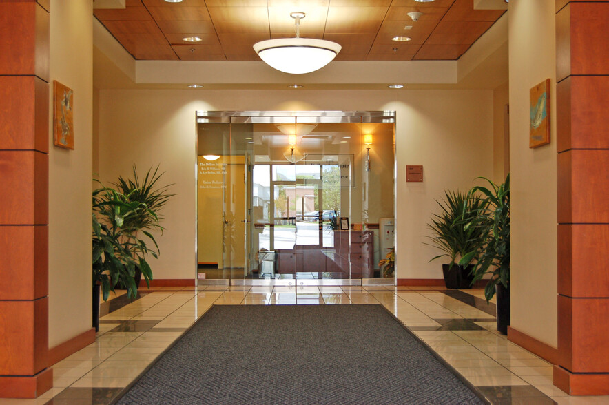 8601 Lasalle Rd, Towson, MD for rent - Lobby - Image 3 of 14