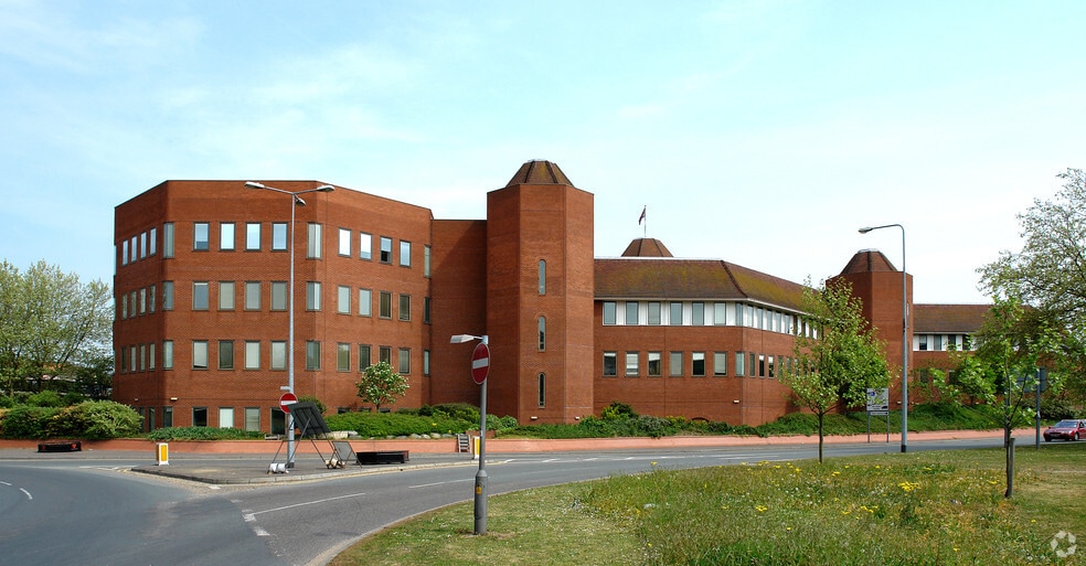 27-28 Middleborough, Colchester to rent - Building Photo - Image 3 of 93