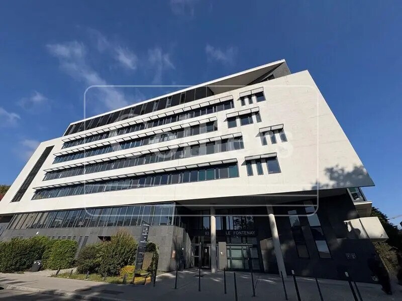 Office in Lyon for sale Building Photo- Image 1 of 17