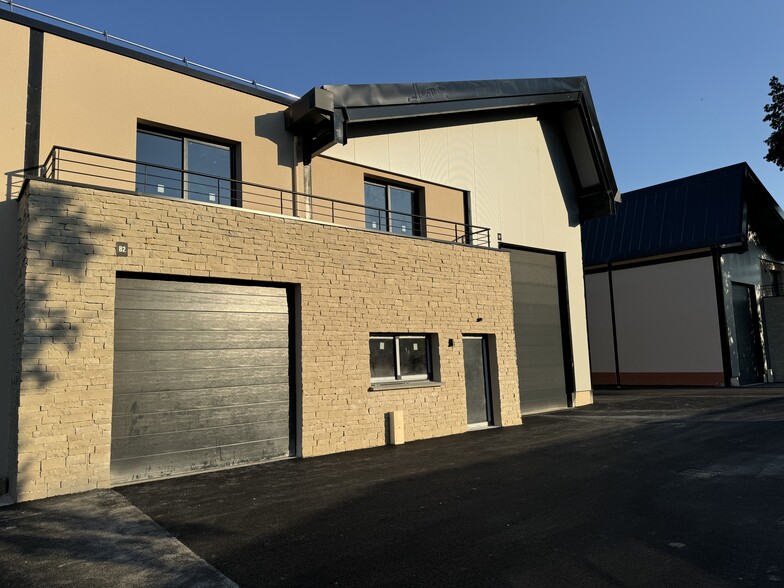 3 Rue Du Parc, Hérouville-en-Vexin for sale - Building Photo - Image 3 of 3