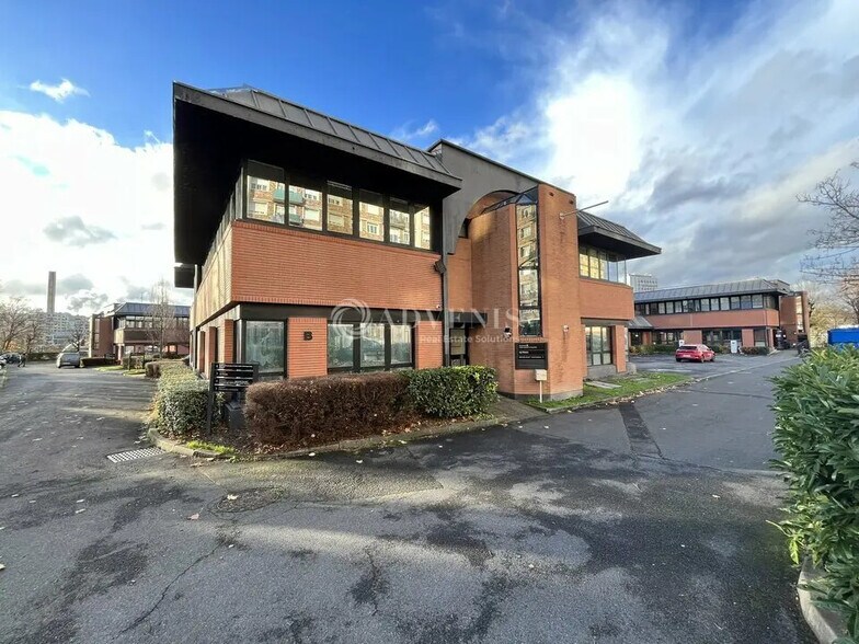 Office in Saint-Ouen-sur-Seine to rent - Building Photo - Image 3 of 8