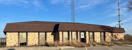 2825 E 13th St, Ames, IA for rent Building Photo- Image 1 of 2