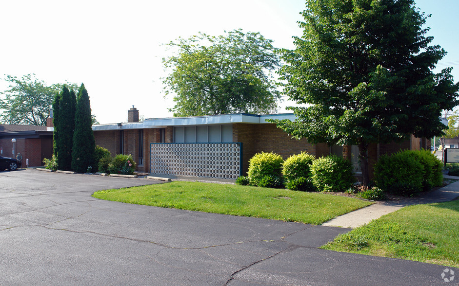 3444 Davenport Ave, Saginaw, MI for rent - Building Photo - Image 1 of 6