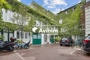 Office in Asnières-sur-Seine to rent Building Photo- Image 1 of 8