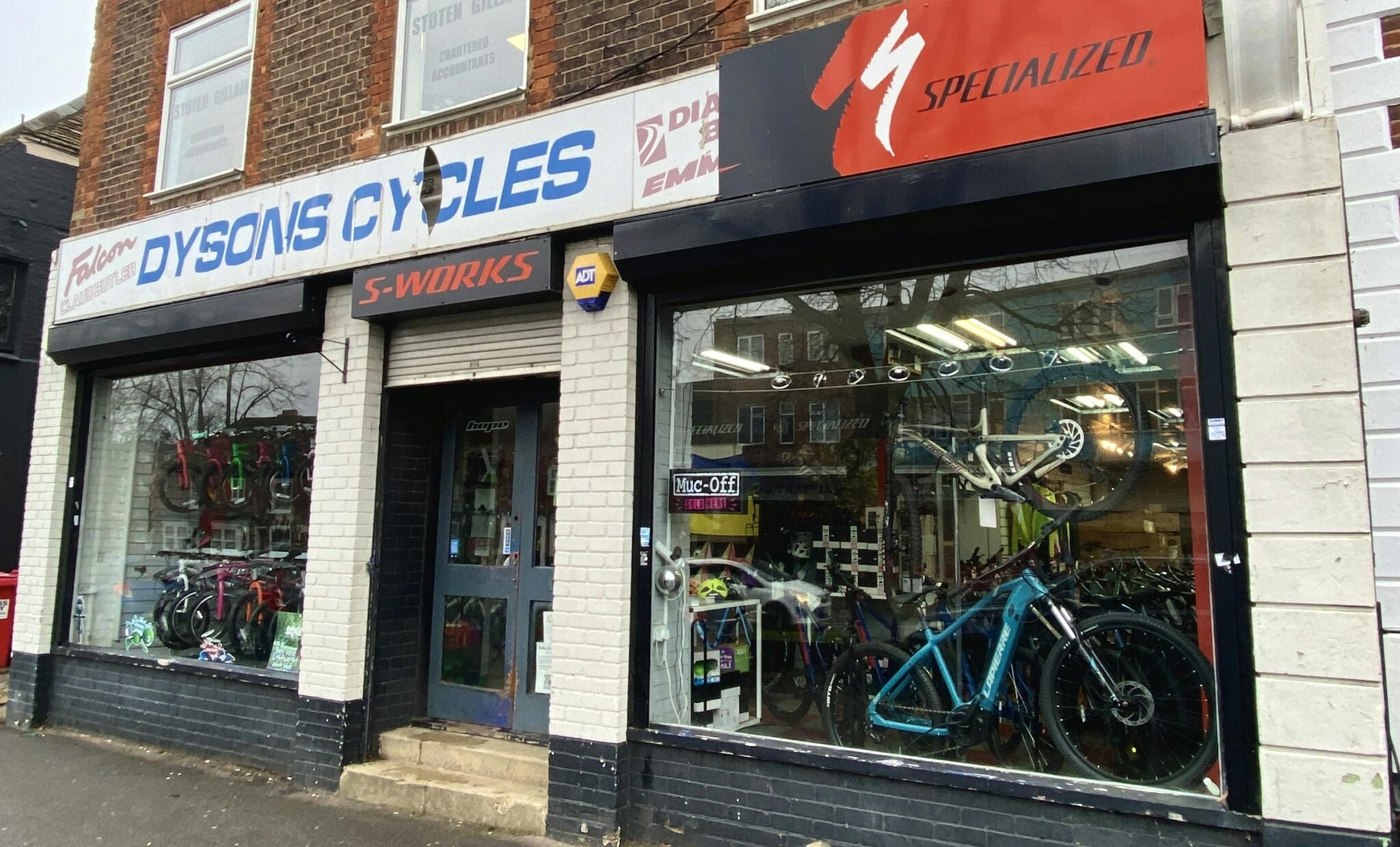 95-97 High St S, Dunstable to rent Primary Photo- Image 1 of 2