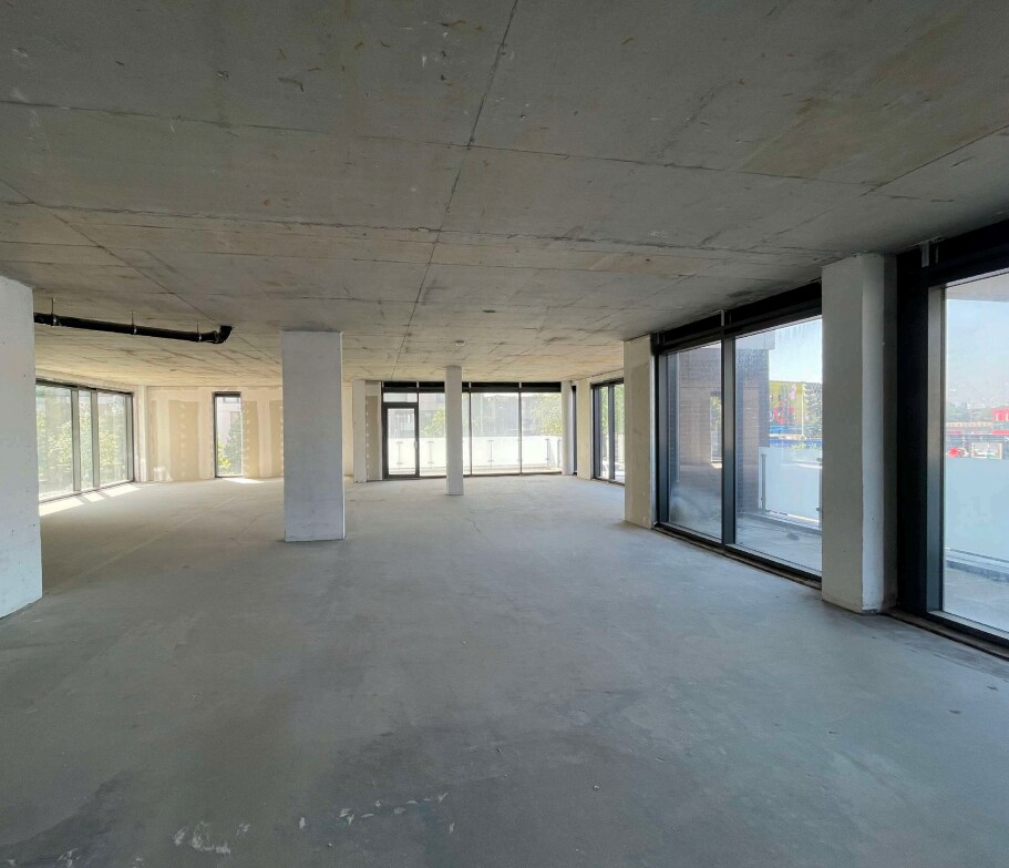 18 Quebec Way, London, LND SE16 7ET - Unit A - - Interior Photo - Image 1 of 2