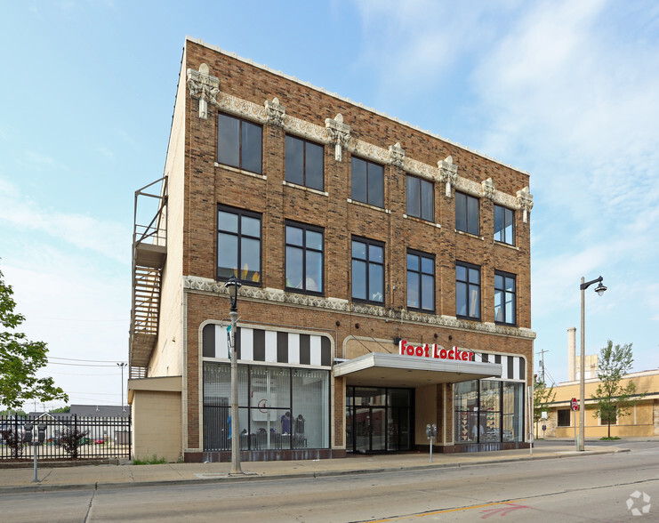 1125-1135 W Historic Mitchell St, Milwaukee, WI for rent - Building Photo - Image 2 of 3