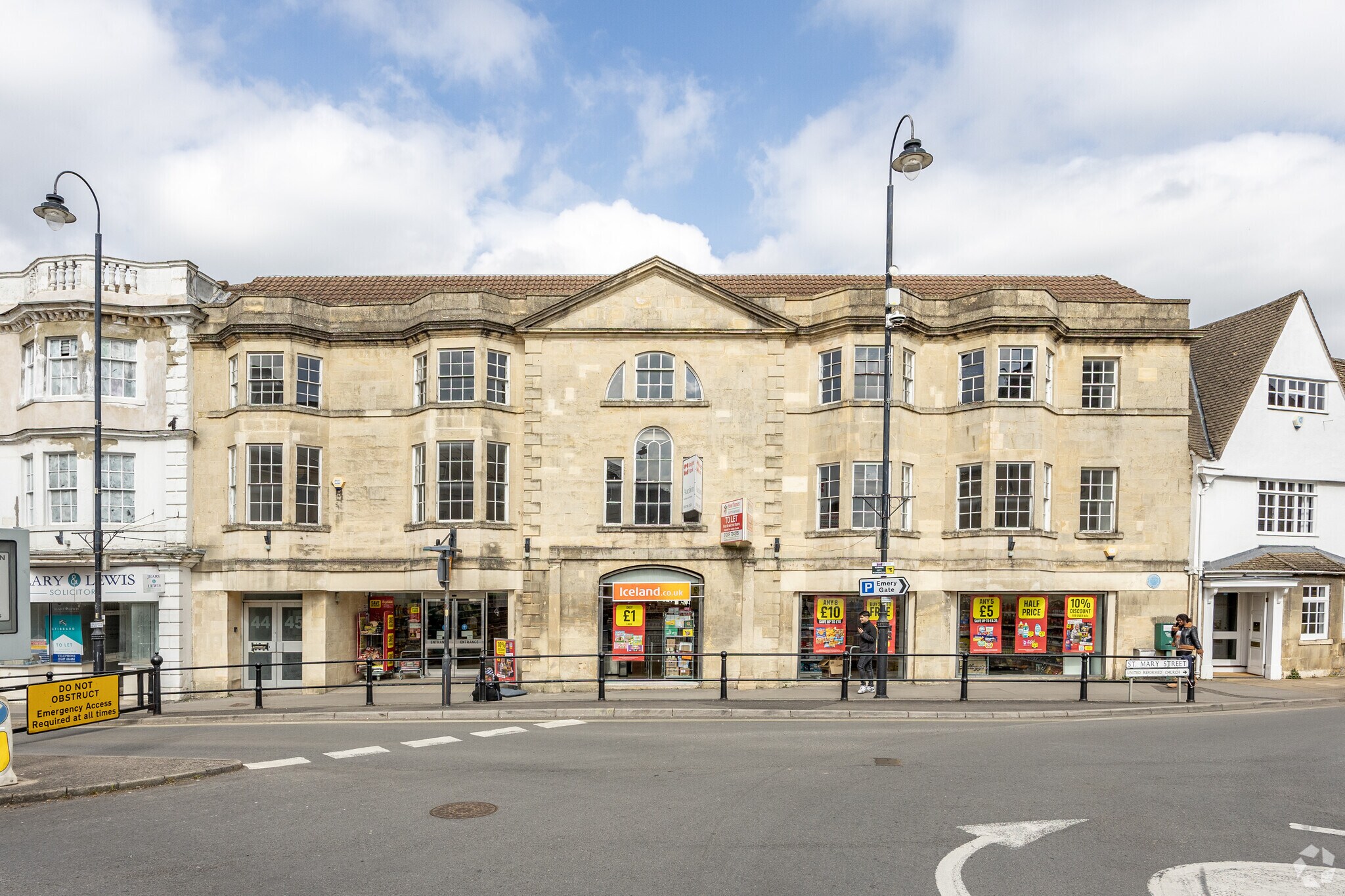 44-45 Market Pl, Chippenham for sale Primary Photo- Image 1 of 1