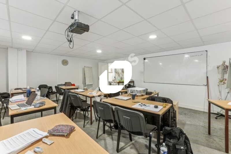 Office in Paris for sale - Interior Photo - Image 2 of 11