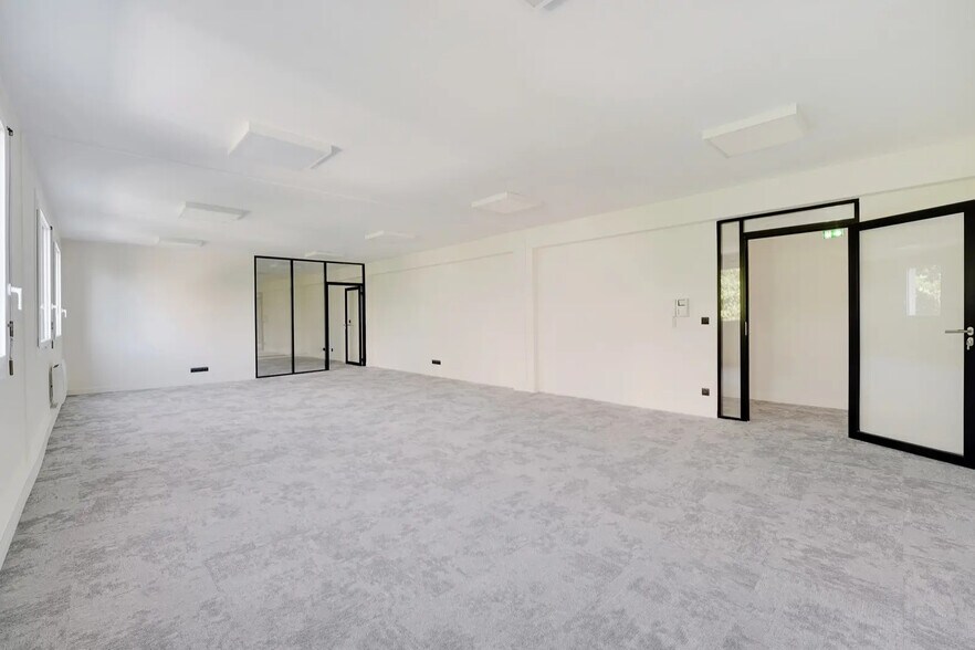 Office in Cergy to rent - Interior Photo - Image 3 of 6