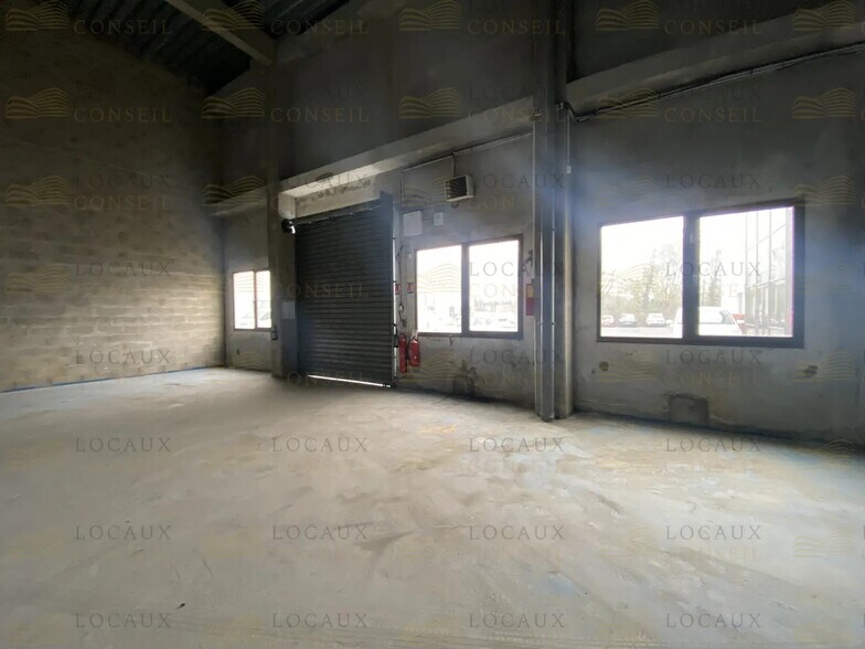 Light Industrial in Argenteuil to rent - Interior Photo - Image 3 of 19