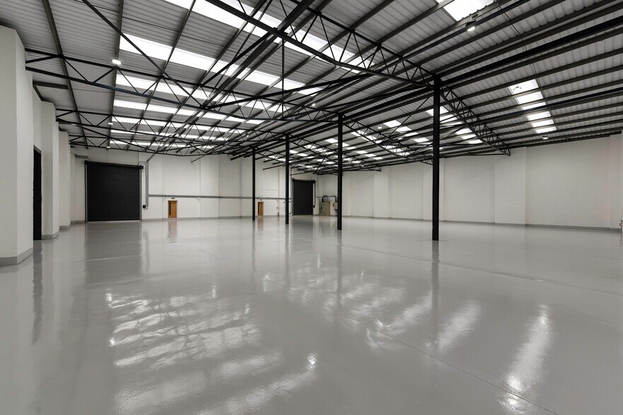 5 Oakfield Rd, London to rent - Building Photo - Image 3 of 5
