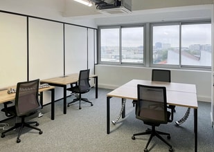 14-22 Rue D'arras, Nanterre to rent Interior Photo- Image 2 of 6