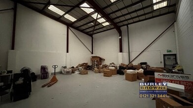 Walter St, Birmingham to rent Interior Photo- Image 1 of 2