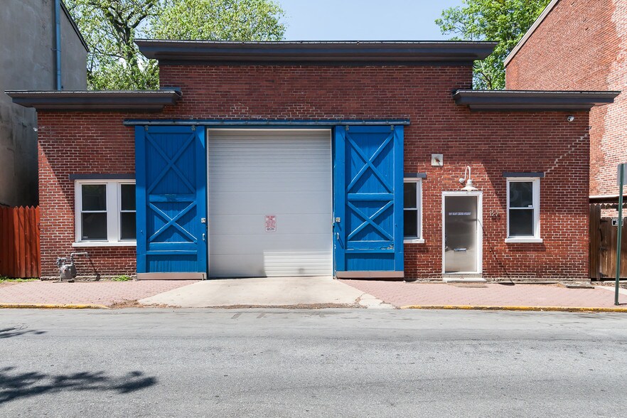 127 E Miner St, West Chester, PA 19382 UK