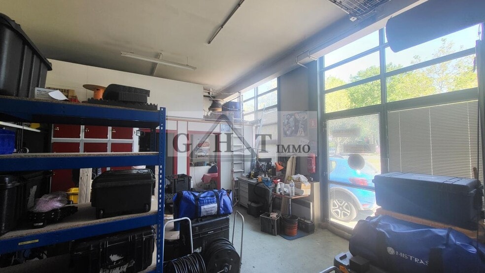 Office in Sucy-en-Brie to rent - Building Photo - Image 2 of 10