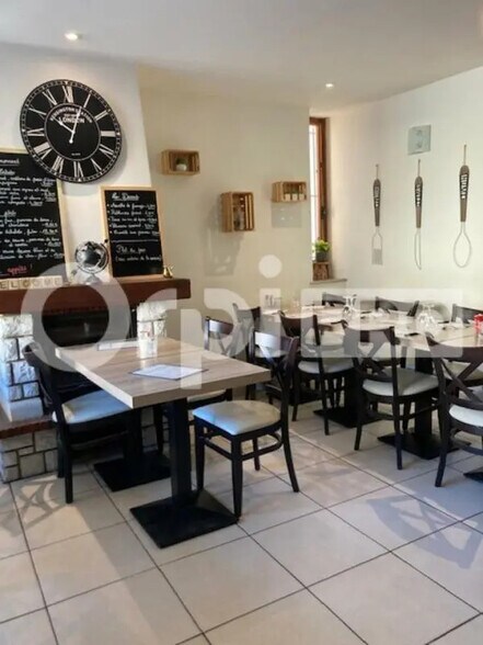 Retail in Nibelle for sale - Building Photo - Image 3 of 8