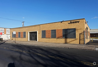 2501 S Front Street portfolio of 2 properties for sale on LoopNet.co.uk Primary Photo- Image 1 of 9