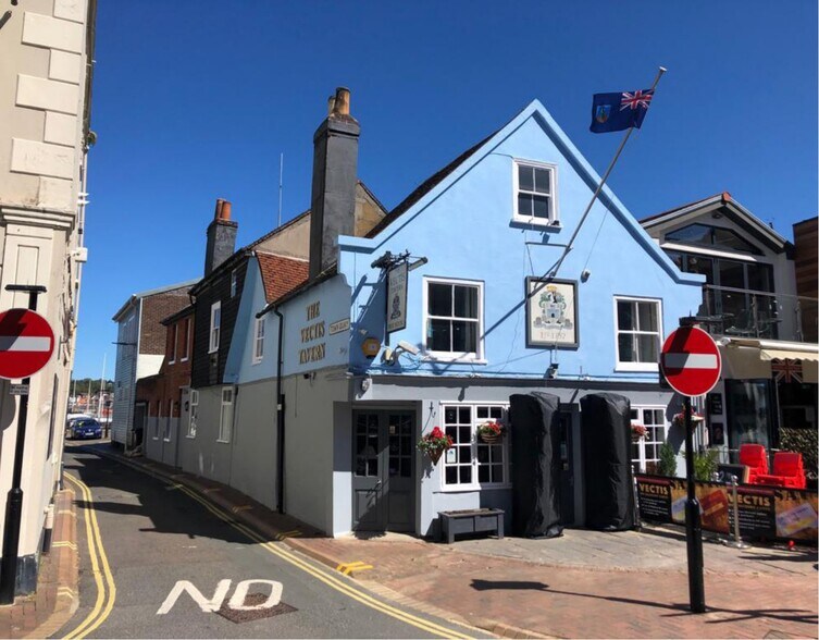 103 High St, Cowes for sale - Building Photo - Image 1 of 1