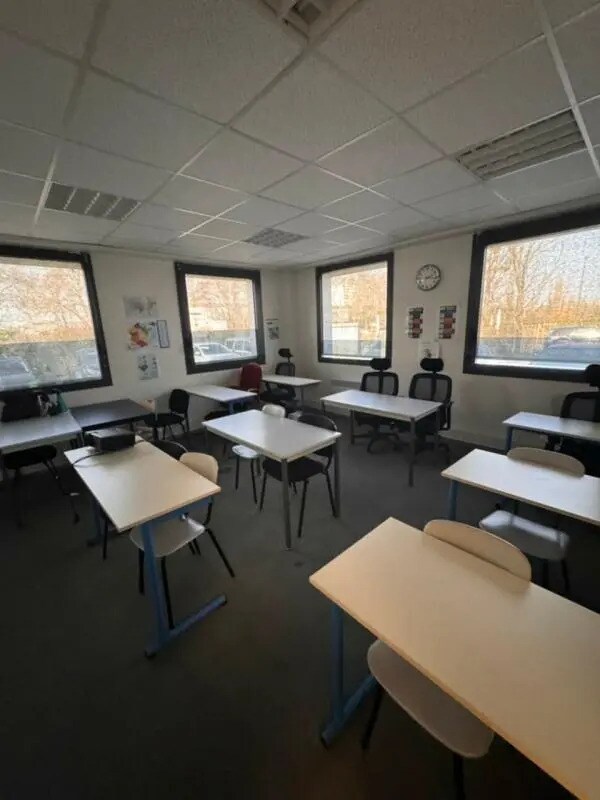 47 Allée De Riottier, Limas to rent Primary Photo- Image 1 of 7