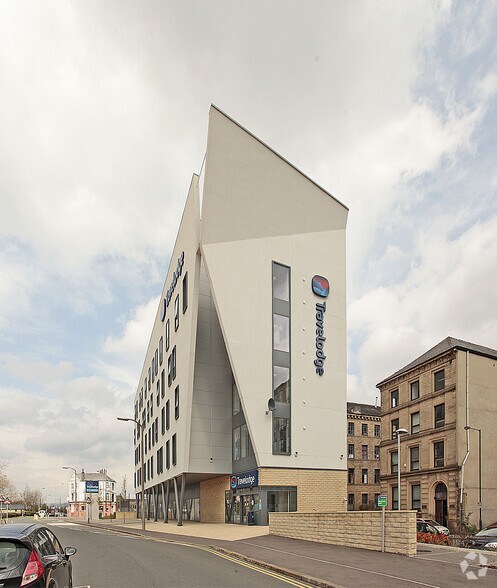 2 Valley Rd, Bradford for sale - Primary Photo - Image 1 of 1