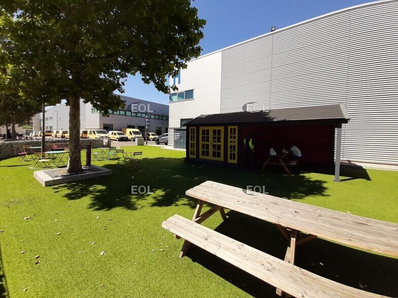 Light Industrial in Ivry Sur Seine to rent - Building Photo - Image 3 of 4