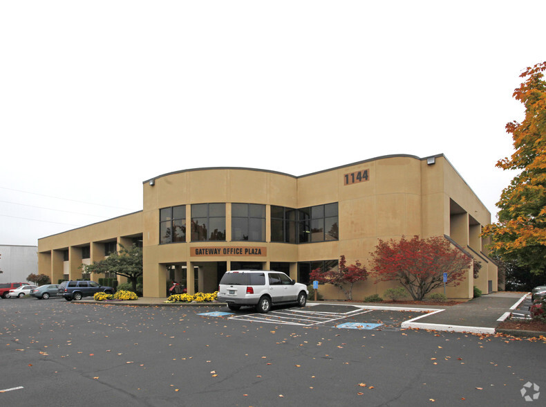 1144 Gateway Loop, Springfield, OR for sale - Primary Photo - Image 1 of 1