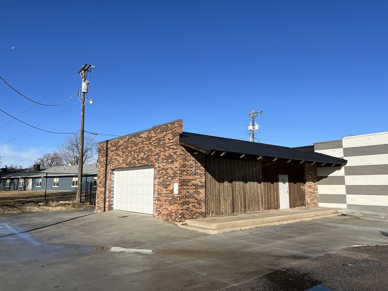 2013-2033 S Seneca St, Wichita, KS for rent - Building Photo - Image 2 of 8