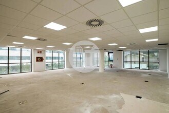 Office in Sant Just Desvern, Barcelona to rent Floor Plan- Image 2 of 2