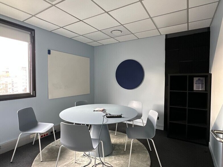 Office in Lyon to rent - Interior Photo - Image 2 of 7