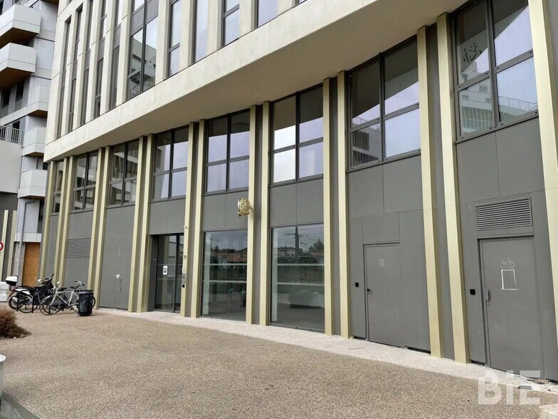 Office in Bordeaux to rent - Building Photo - Image 3 of 6