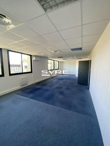 Office in Marseille to rent - Interior Photo - Image 3 of 13