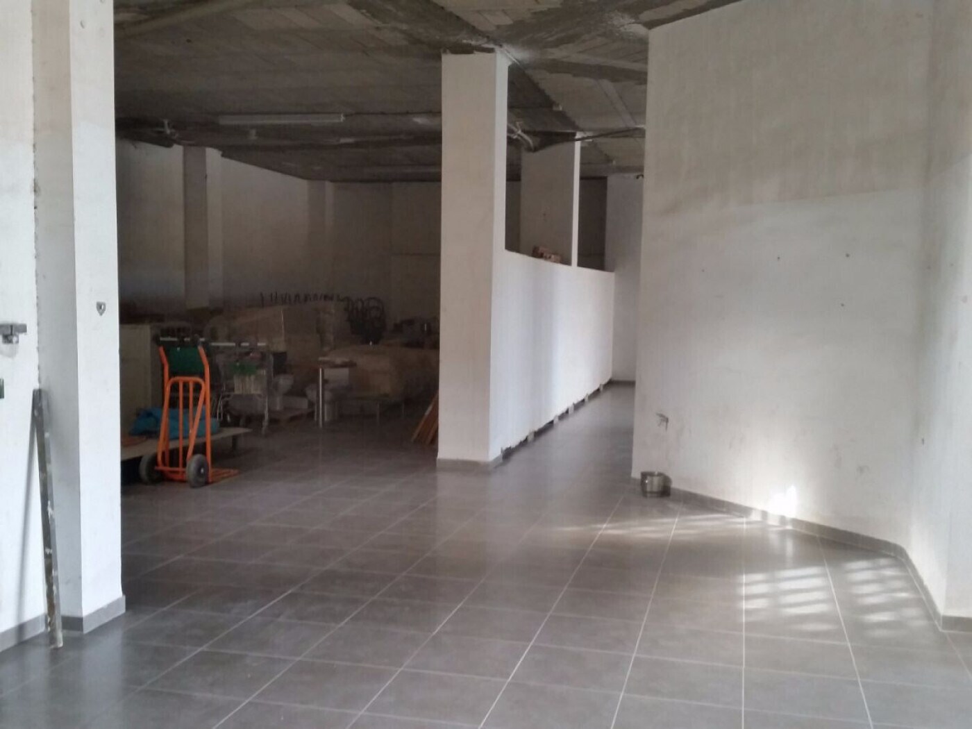 Retail in Ontinyent, Valencia to rent Interior Photo- Image 1 of 3