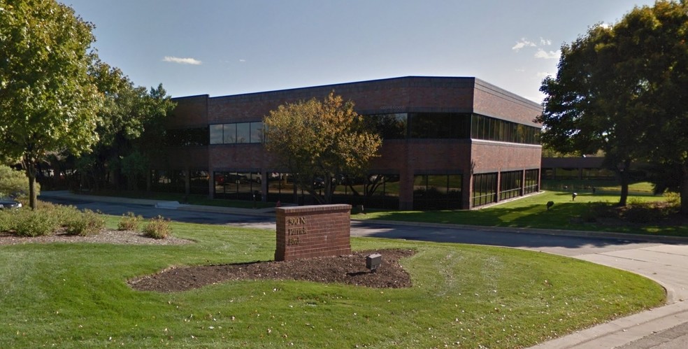 300 N Corporate Dr, Brookfield, WI for sale - Building Photo - Image 1 of 1