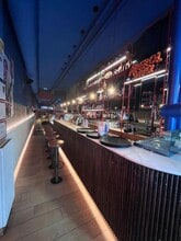 Retail in Barcelona, Barcelona to rent Interior Photo- Image 2 of 18