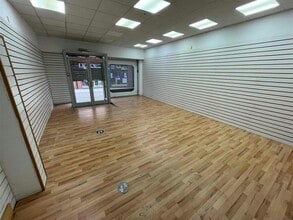 3 Castle Walk, Newcastle Under Lyme to rent Interior Photo- Image 1 of 2