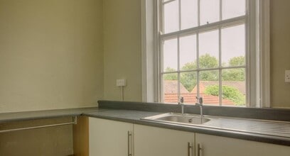 8-10 Millgate, Thirsk to rent Interior Photo- Image 2 of 4