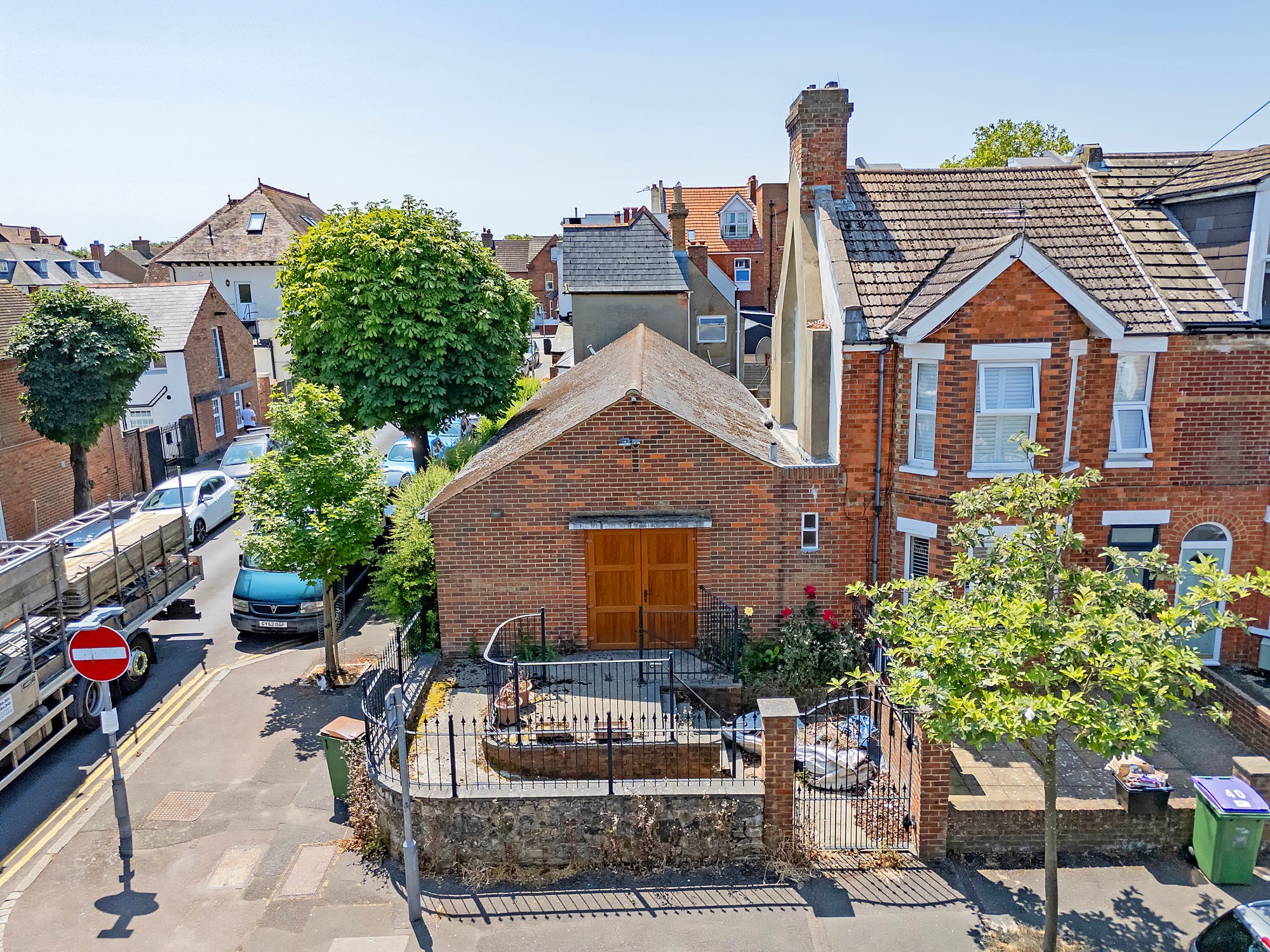 38 Morehall Avenue, Folkestone to rent Primary Photo- Image 1 of 13