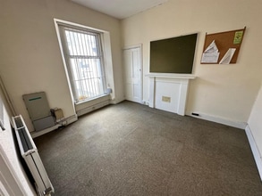 2 De La Beche St, Swansea to rent Interior Photo- Image 2 of 3