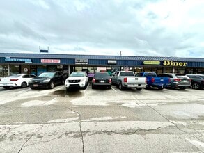 10214-10230 Atlantic Blvd, Jacksonville, FL to rent Interior Photo- Image 1 of 4