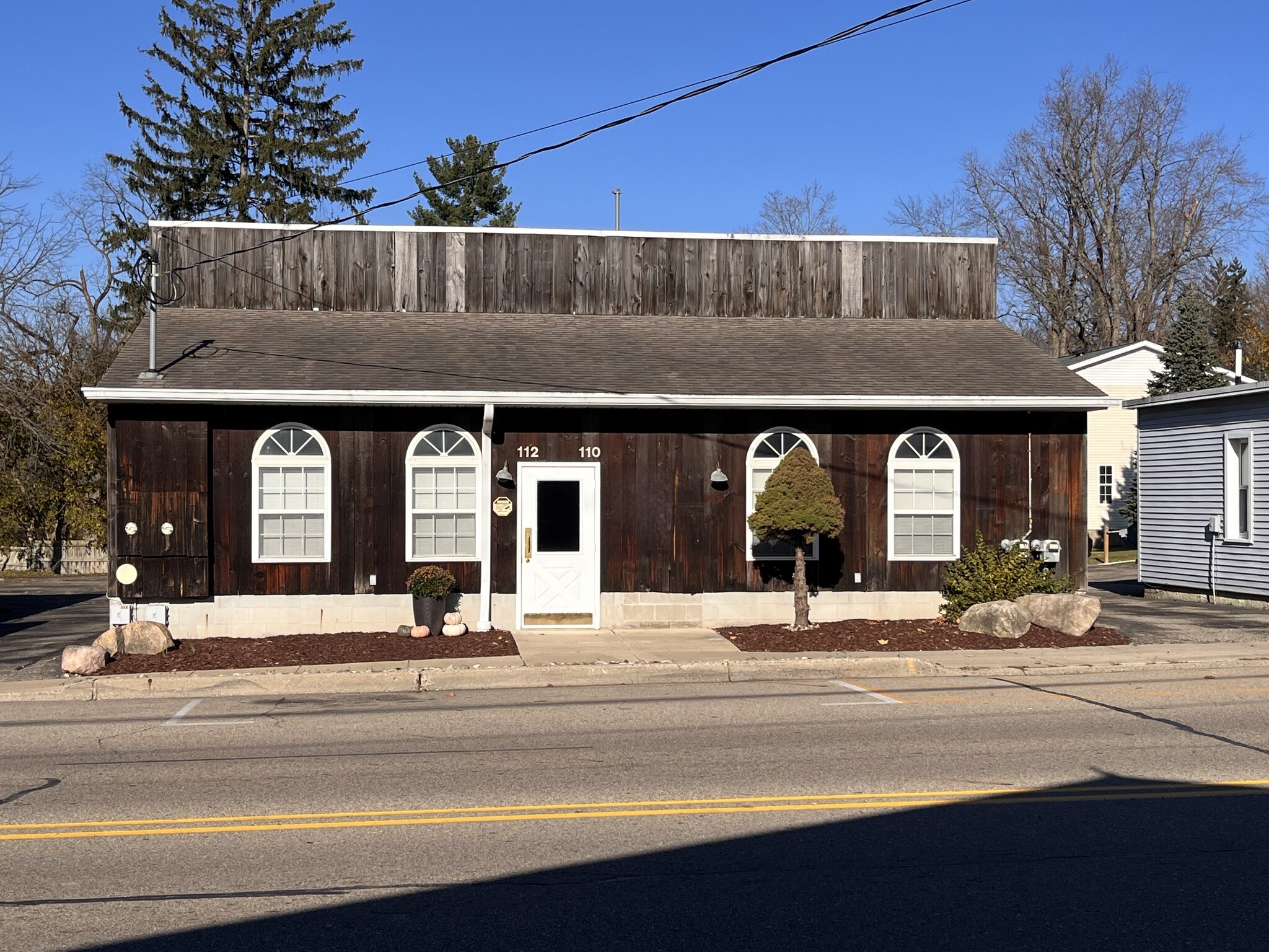 110-112 S Bridge St, Dimondale, MI for rent Building Photo- Image 1 of 16