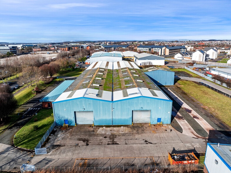 24 South Gyle Cres, Edinburgh to rent - Building Photo - Image 3 of 6