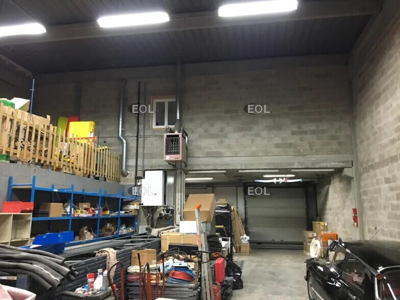 Light Industrial in Lisses to rent - Interior Photo - Image 2 of 8