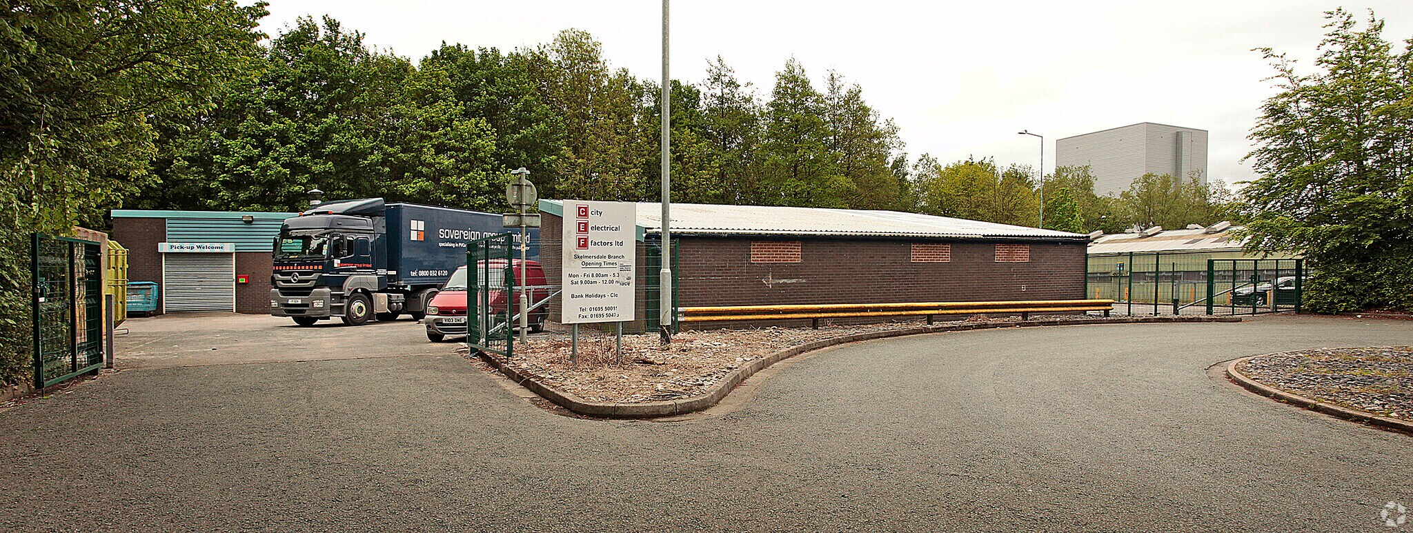 5-11 Pikelaw Pl, Skelmersdale for sale Primary Photo- Image 1 of 1