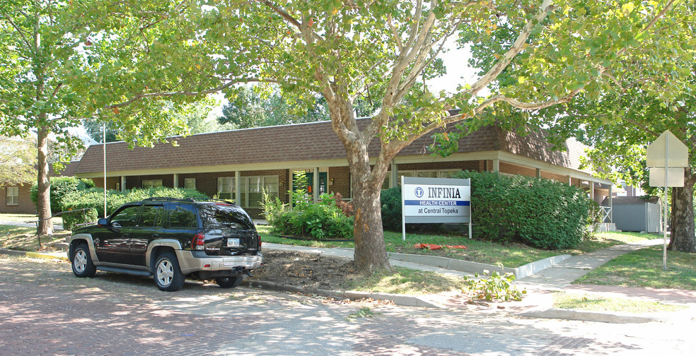 1334 SW Buchanan St, Topeka, KS for sale - Primary Photo - Image 1 of 1