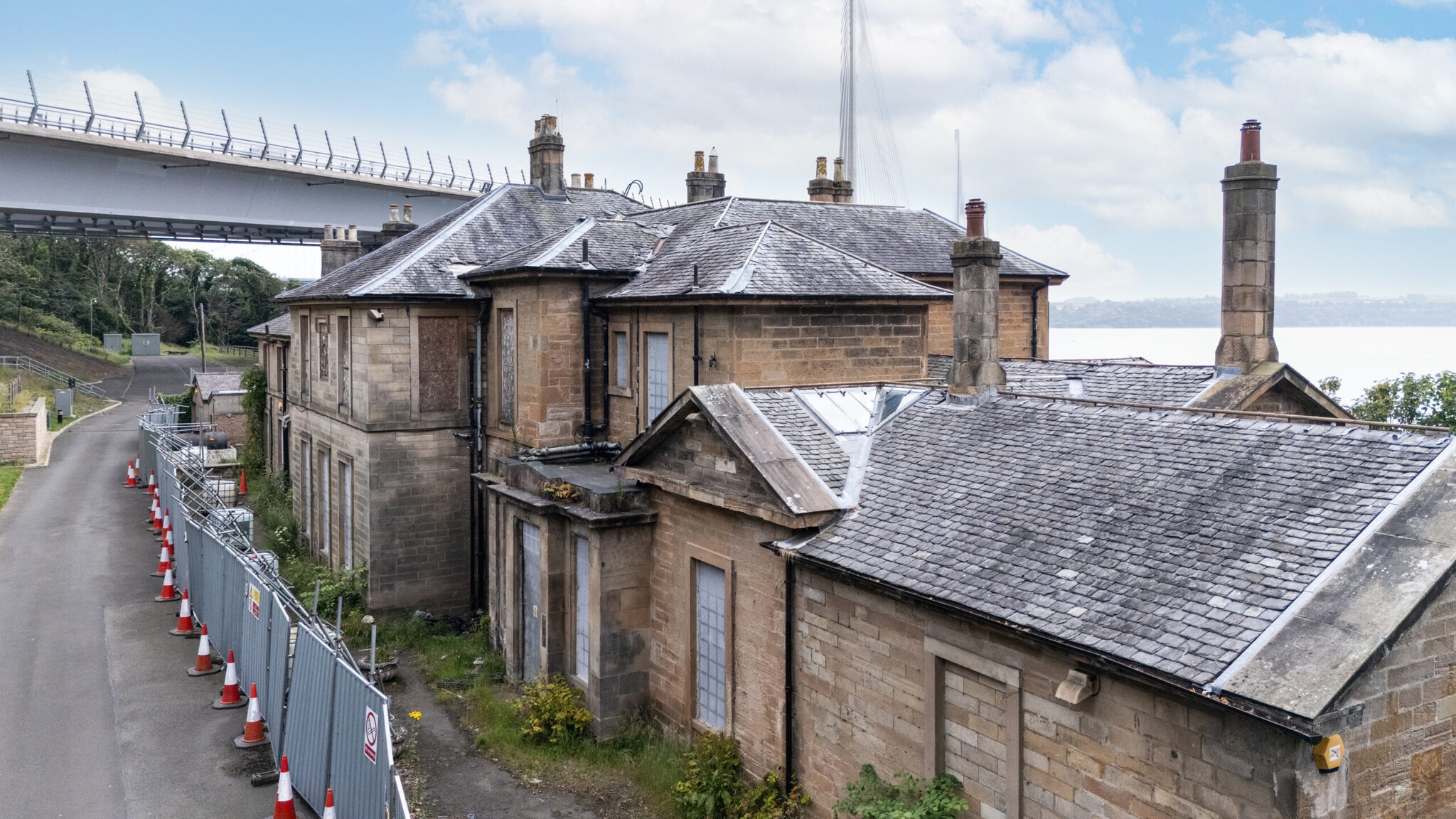 North Queensferry, Inverkeithing for sale Primary Photo- Image 1 of 5