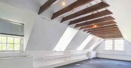 52 High St, Kingston Upon Thames for sale Interior Photo- Image 1 of 2