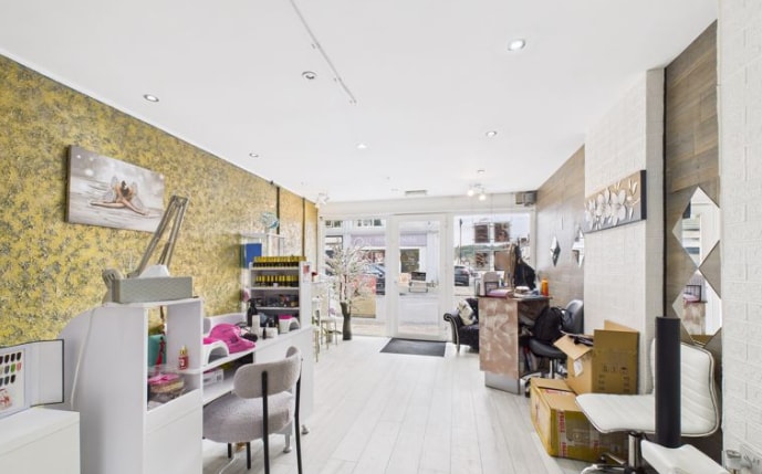 330 Cowbridge Road East, Cardiff to rent Interior Photo- Image 1 of 6