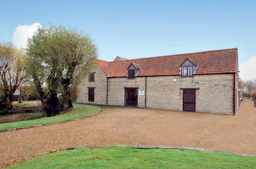 Brooks Rd, Raunds for sale - Building Photo - Image 1 of 1