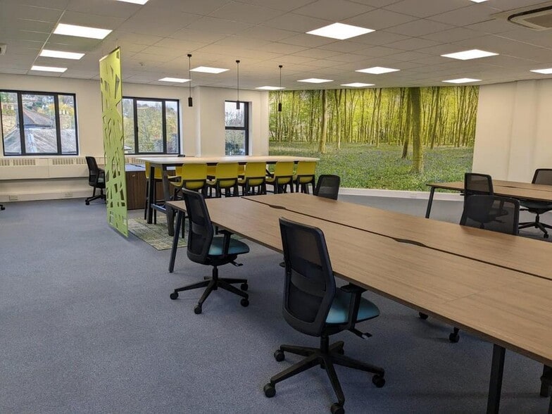 1 Portsmouth Rd, Guildford to rent - Building Photo - Image 2 of 4